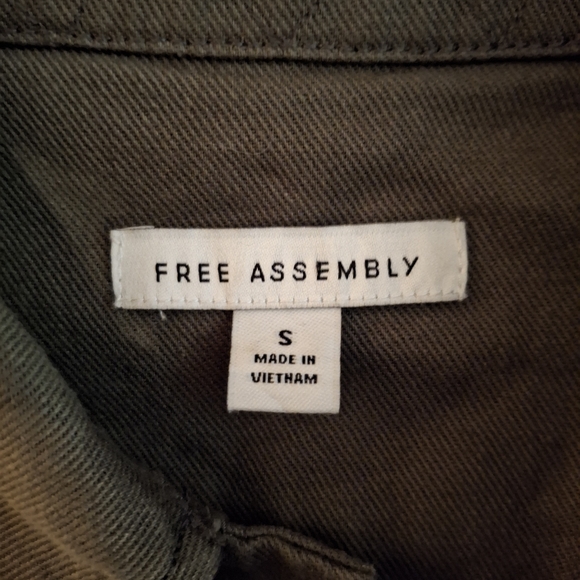 Free Assembly Women's Green Denim Midi Dress with Belted Waist & Classic Collar - Picture 4 of 8